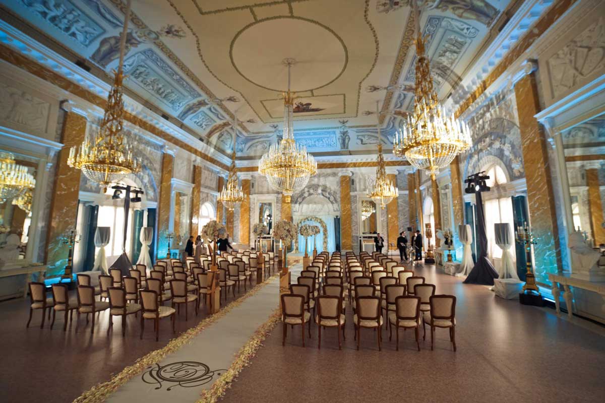 Мраморный зал Константиновского дворца